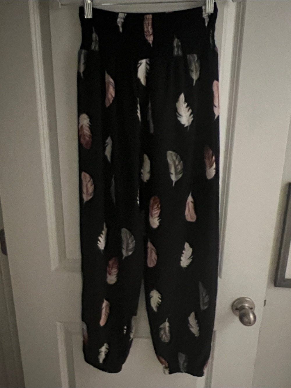 SHEIN Black Feather-Print Elastic Waist Joggers with Pink & Gray Accents